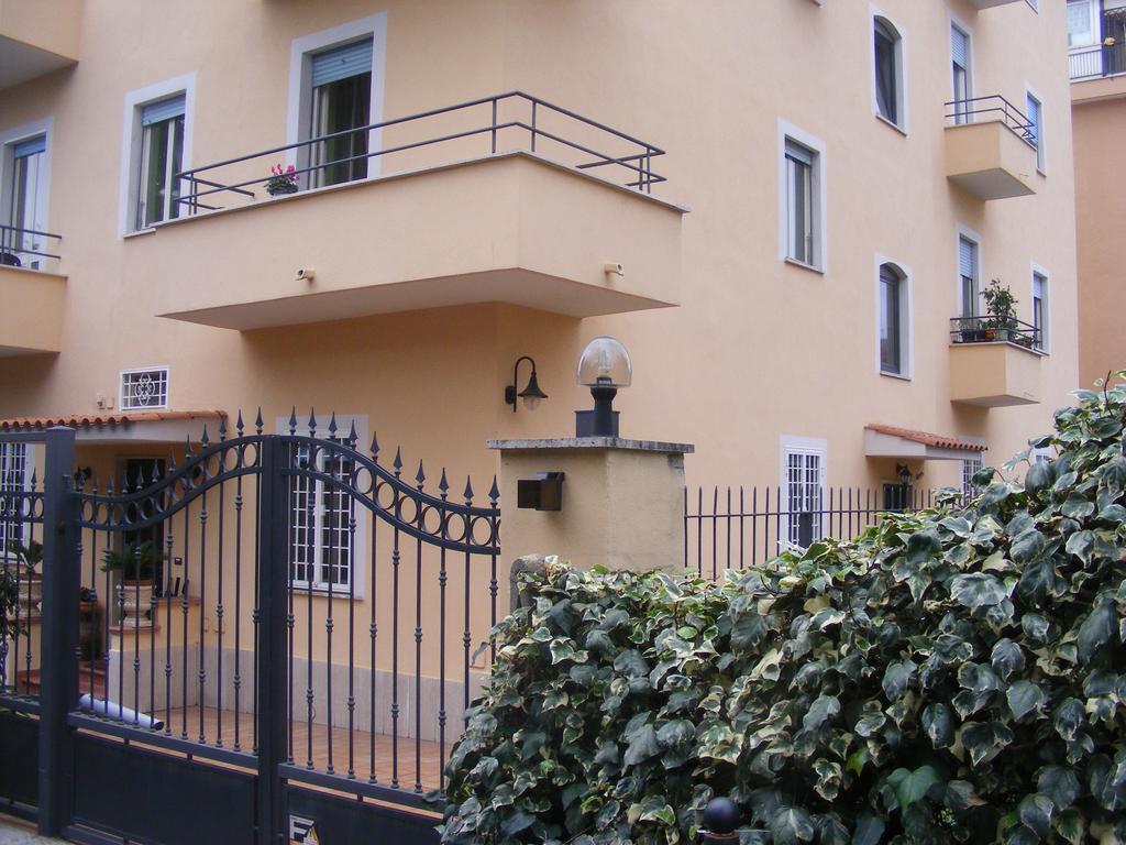 Gli Alloggi Di Papa Rome Exterior photo